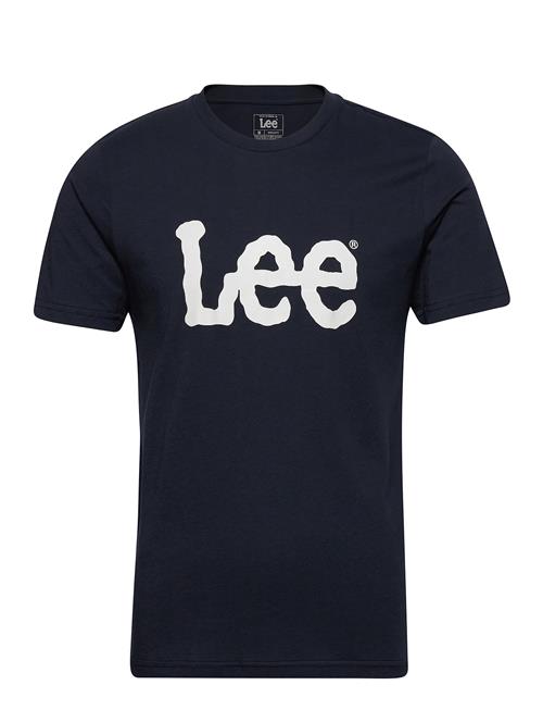 Se Lee Jeans Wobbly Logo Tee Lee Jeans Navy ved Booztlet