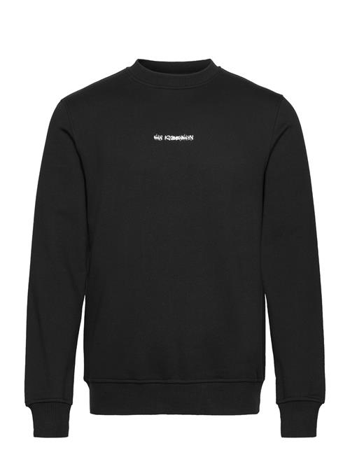 Se HAN Kjøbenhavn Regular Crewneck Artwork HAN Kjøbenhavn Black ved Booztlet