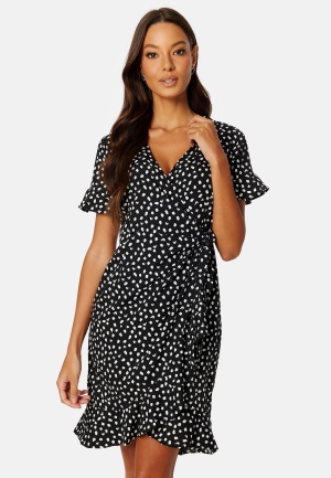 Se VERO MODA Henna Dot 3/4 Wrap Dress Black S ved Bubbleroom