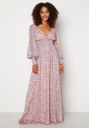 Se Goddiva Ditsy Long Sleeve Shirred Maxi Dress Blush L (UK14) ved Bubbleroom