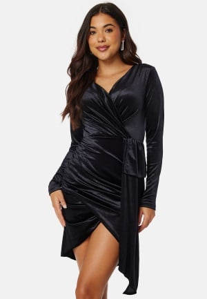 Se BUBBLEROOM Snapshot Drape Dress Black S ved Bubbleroom