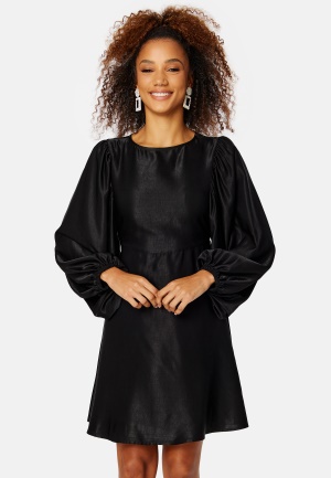 Se BUBBLEROOM Charli Balloon Sleeve Dress Black 36 ved Bubbleroom