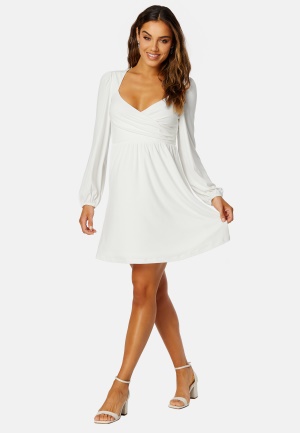 Se Bubbleroom Occasion Giulia Short Dress White S ved Bubbleroom