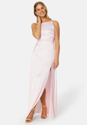 Se Bubbleroom Occasion Laylani Satin Gown Powder pink 36 ved Bubbleroom