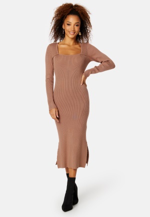 Se BUBBLEROOM Osminda knitted cut out dress Brown XS ved Bubbleroom