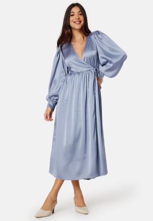 Se Bubbleroom Occasion Sylver Dress Dusty blue 36 ved Bubbleroom