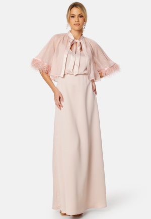 Se Bubbleroom Occasion Marilyn Faux Feather Cover up Powder pink L/XL ved Bubbleroom