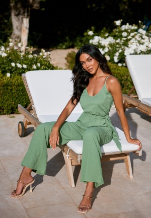 Se Happy Holly Wide Leg Strap Jumpsuit Dusty green 32/34 ved Bubbleroom