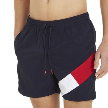 Se Tommy Hilfiger Badebukser Solid Flag Swim Shorts Mørkblå nylon Medium Herre ved Timarco