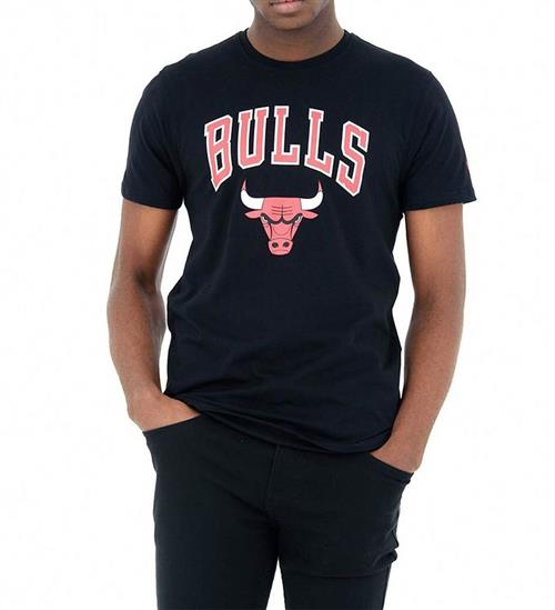 Se New Era T-shirt - Chicago Bulls - Sort ved KidsWorld