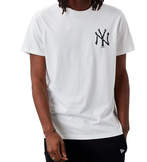 Se New Era New Era T-Shirt - New York Yankess - Hvid ved KidsWorld