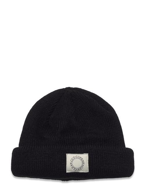 Se Clean Cut Copenhagen Hugo Beanie Clean Cut Copenhagen Black ved Booztlet