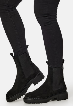 Se GANT Kelliin Chelsea Suede Boot G00 Black 36 ved Bubbleroom