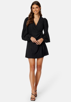 Se BUBBLEROOM Axelle Wrap Dress Black S ved Bubbleroom