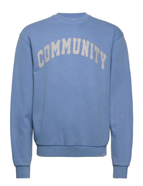 Se Les Deux Deacon Sweatshirt Les Deux Blue ved Booztlet