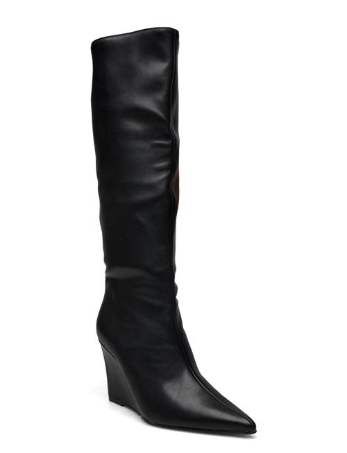 Se Steve Madden Showout Boot Steve Madden Black ved Booztlet