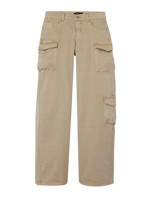 Se LMTD Nlfwathilse Twi Lw Wide Cargo Pant LMTD Beige ved Booztlet