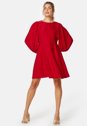 Se BUBBLEROOM Charli Balloon Sleeve Dress Red 34 ved Bubbleroom