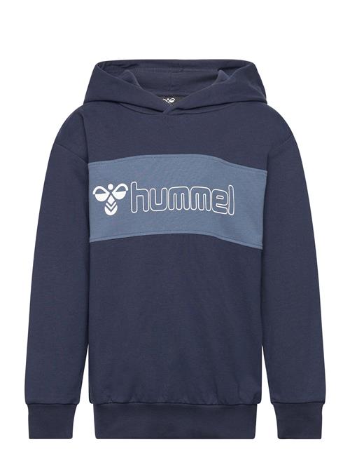 Se Hummel Hmlatlas Hoodie Hummel Blue ved Booztlet