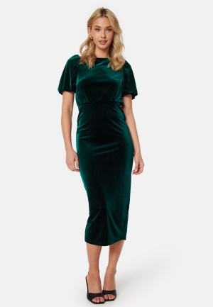 Se Bubbleroom Occasion Irse Velvet Midi dress Dark green 44 ved Bubbleroom