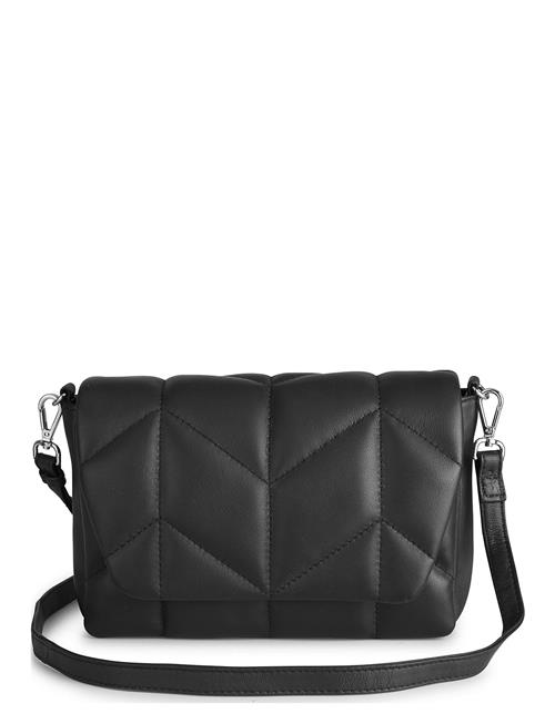 Se Markberg Eileenmbg Crossbody, Chevron P Markberg Black ved Booztlet