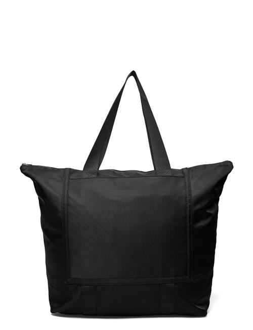 Se HVISK Pace Matte Twill HVISK Black ved Booztlet