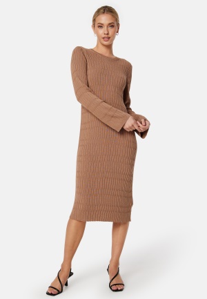 Se GANT Textured Knit Dress Roasted Walnut L ved Bubbleroom