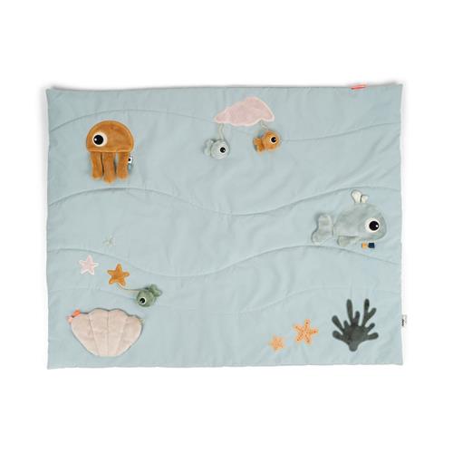 Se Done by Deer Sea Friends Legetæppe Blåt | Beige | 0-3 ved Babyshop