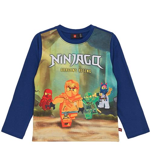 Se LEGOÂ® Wear LEGOÂ® Ninjago Bluse - LWTano - Dark Blue m. Print ved KidsWorld