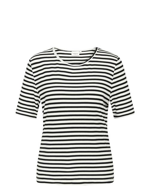 Se NORVIG Nadia S/S T-Shirt NORVIG Black ved Booztlet