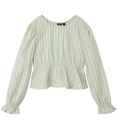 Se LMTD Bluse - NlfTipsy - Cropped - Turtledove/CrÃ©me De Menthe Str ved KidsWorld