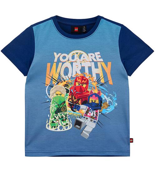 Se LEGOÂ® Wear LEGOÂ® Ninjago T-shirt - LWTano - Dark blue ved KidsWorld