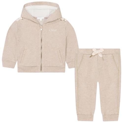 Se Chloé Logo Joggesæt Beige | Beige | 18 months ved Babyshop