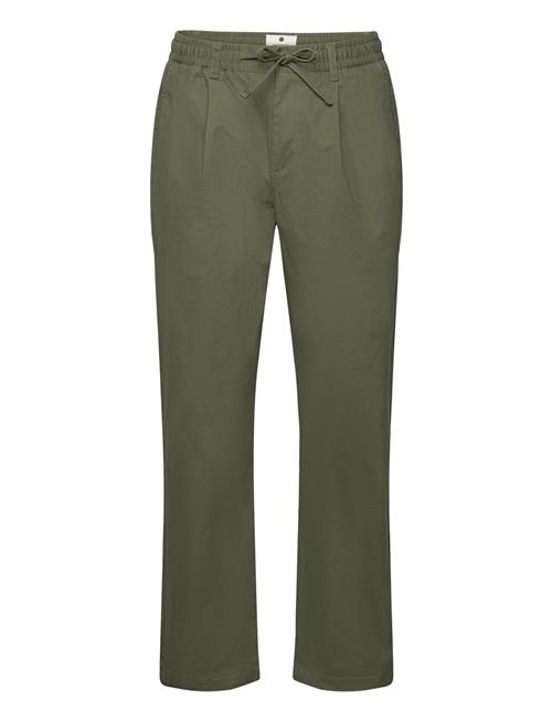 Se Anerkjendt Akjan Cotton Pleat Ela Pants Anerkjendt Green ved Booztlet