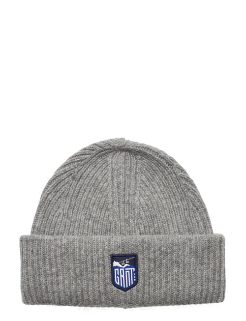 Se GANT Alpine Badge Beanie GANT Grey ved Booztlet