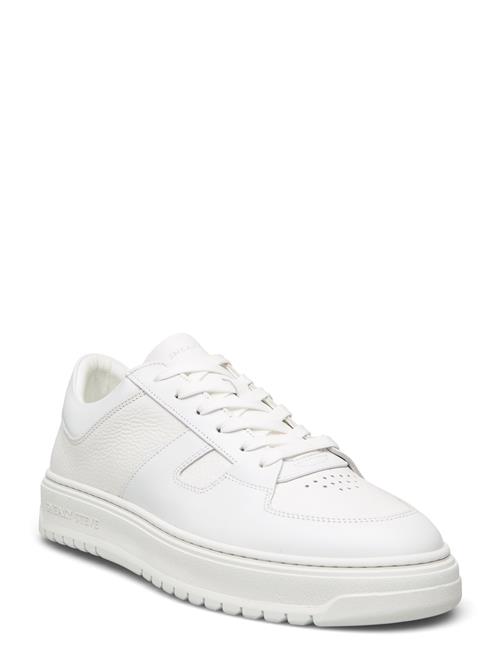 Faraway Low U Total White Sneaky Steve White