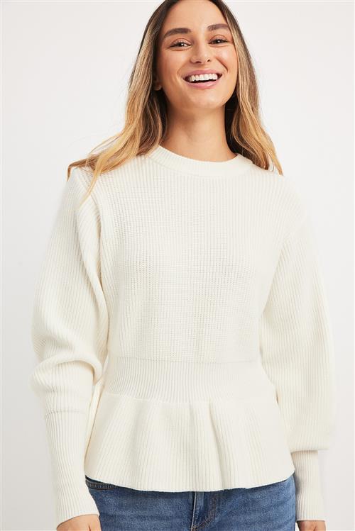 Se NA-KD Strikket jumper med peplum - Offwhite ved NA-KD