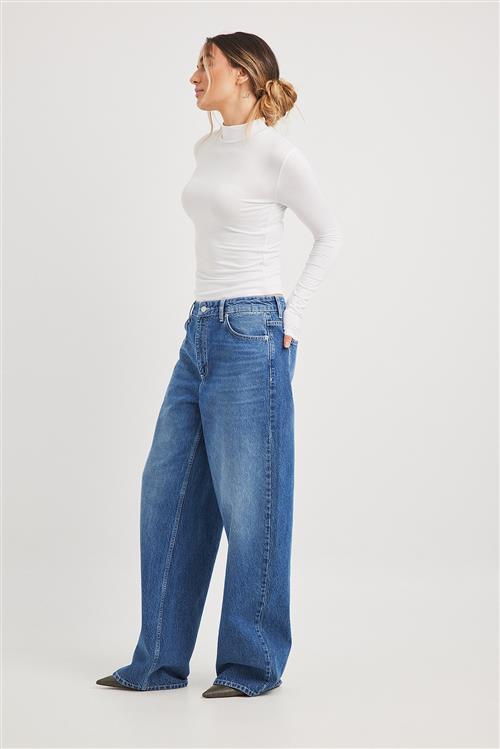 NA-KD Jeans med vide ben og lav talje - Blue