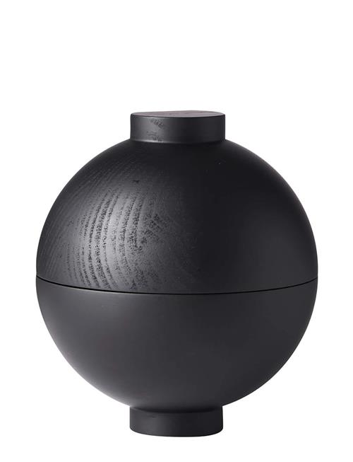 Se Kristina Dam Studio Xl Wooden Sphere Kristina Dam Studio Black ved Booztlet