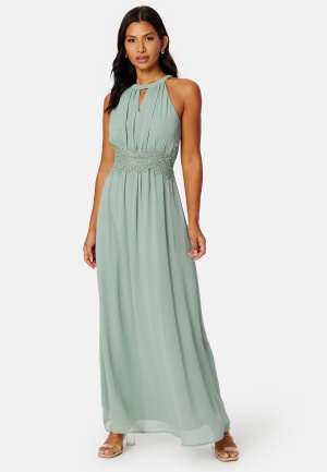 Se VILA Milina Halterneck Maxi Dress Green Milieu 36 ved Bubbleroom