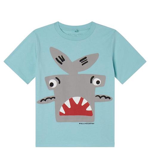 Se Stella McCartney Kids Stella McCartney Kids T-shirt - LyseblÃ¥ m. Haj ved KidsWorld