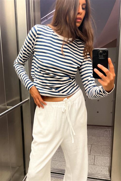 NA-KD Basic Stribet top med tætsiddende pasform og lange ærmer - Blue,Stripe