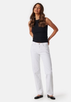 Se BUBBLEROOM Low Waist Straight Jeans Offwhite 34 ved Bubbleroom