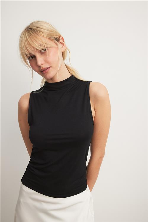 NA-KD Soft Line ærmeløs top - Black