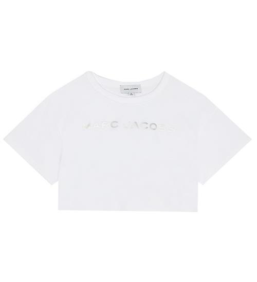 Se Little Marc Jacobs Little Marc Jacobs T-shirt - Cropped - Hvid m. SÃ¸lv ved KidsWorld