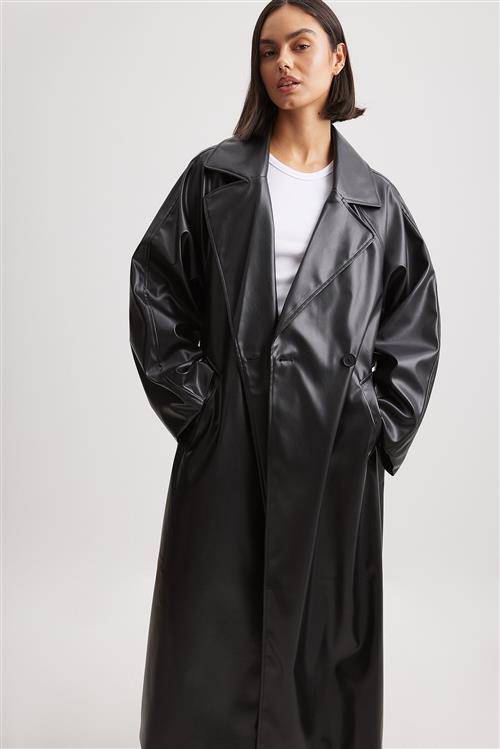 NA-KD Trend Trenchcoat i overstørrelse i PU - Black