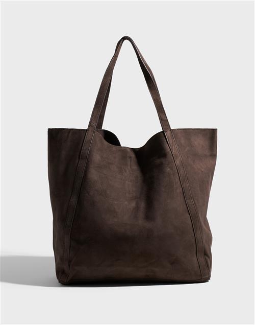 Se BECKSÖNDERGAARD - Brun - Suede Eden Bag ved Nelly