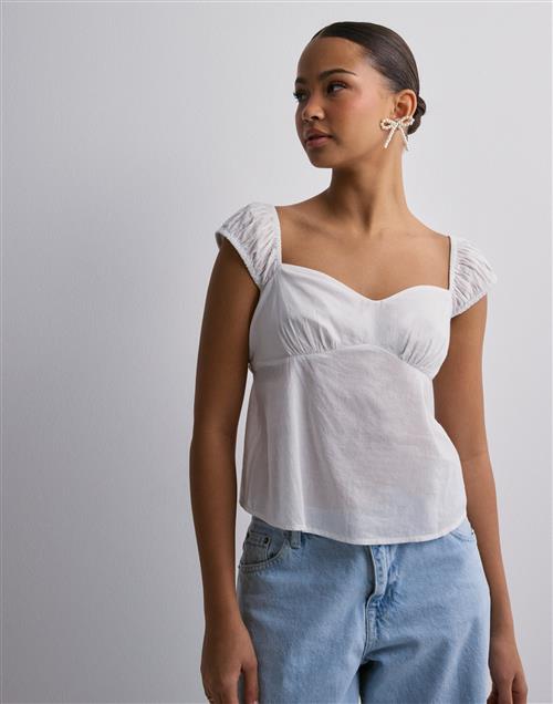 Nelly - Hvid - Sweet Spring Top