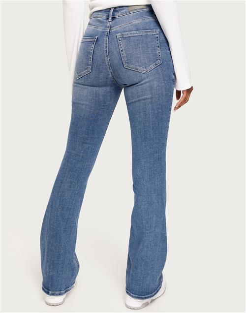 Se Vero Moda - Blå - Vmflash Mr Flared Jeans LI347 Ga No ved Nelly