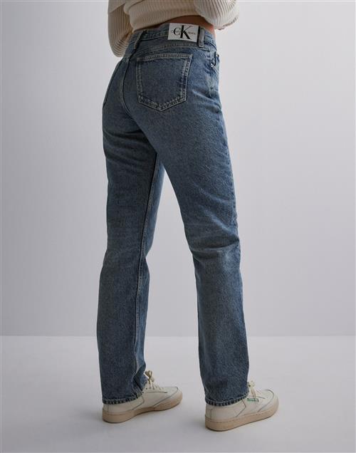 Se Calvin Klein Jeans - Blå - Low Rise Straight ved Nelly